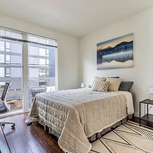https://apt-close-downtown-modern-pet-friendly-wifi-rooftop-views.seattlehotelsites.com